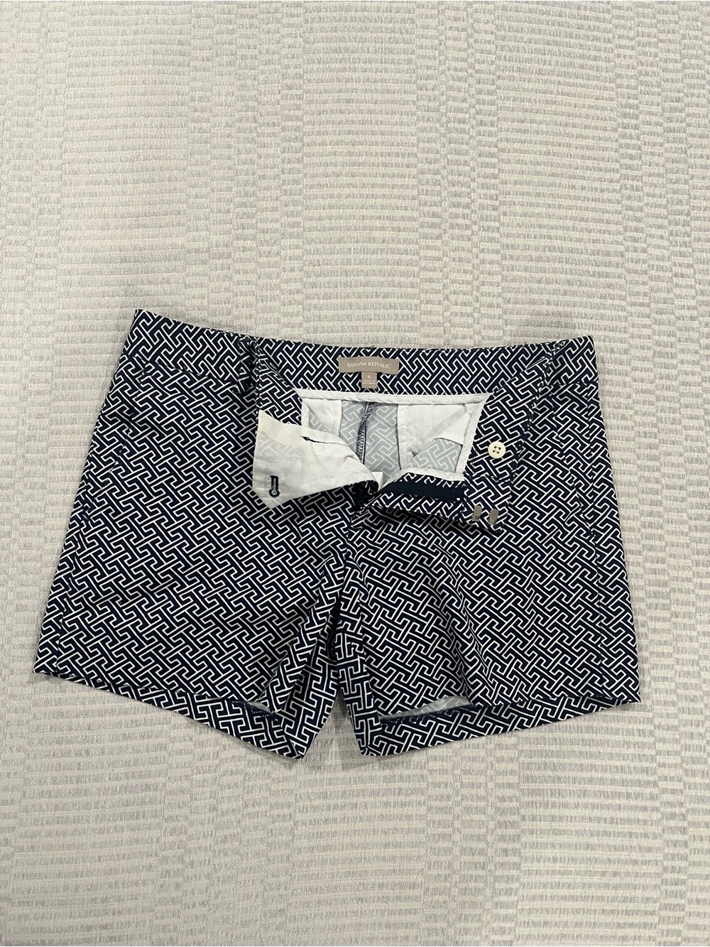 Bundle of (4) Size 6 shorts from (1) LOFT and (3) from Banana Republic - Picture 11 of 11